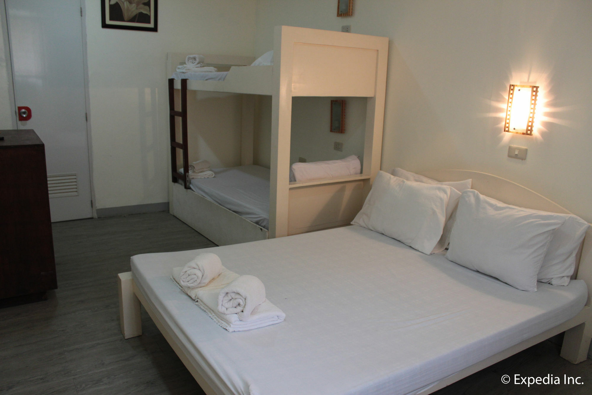 Reddoorz Plus Near Vigan Convention Center Otel Dış mekan fotoğraf