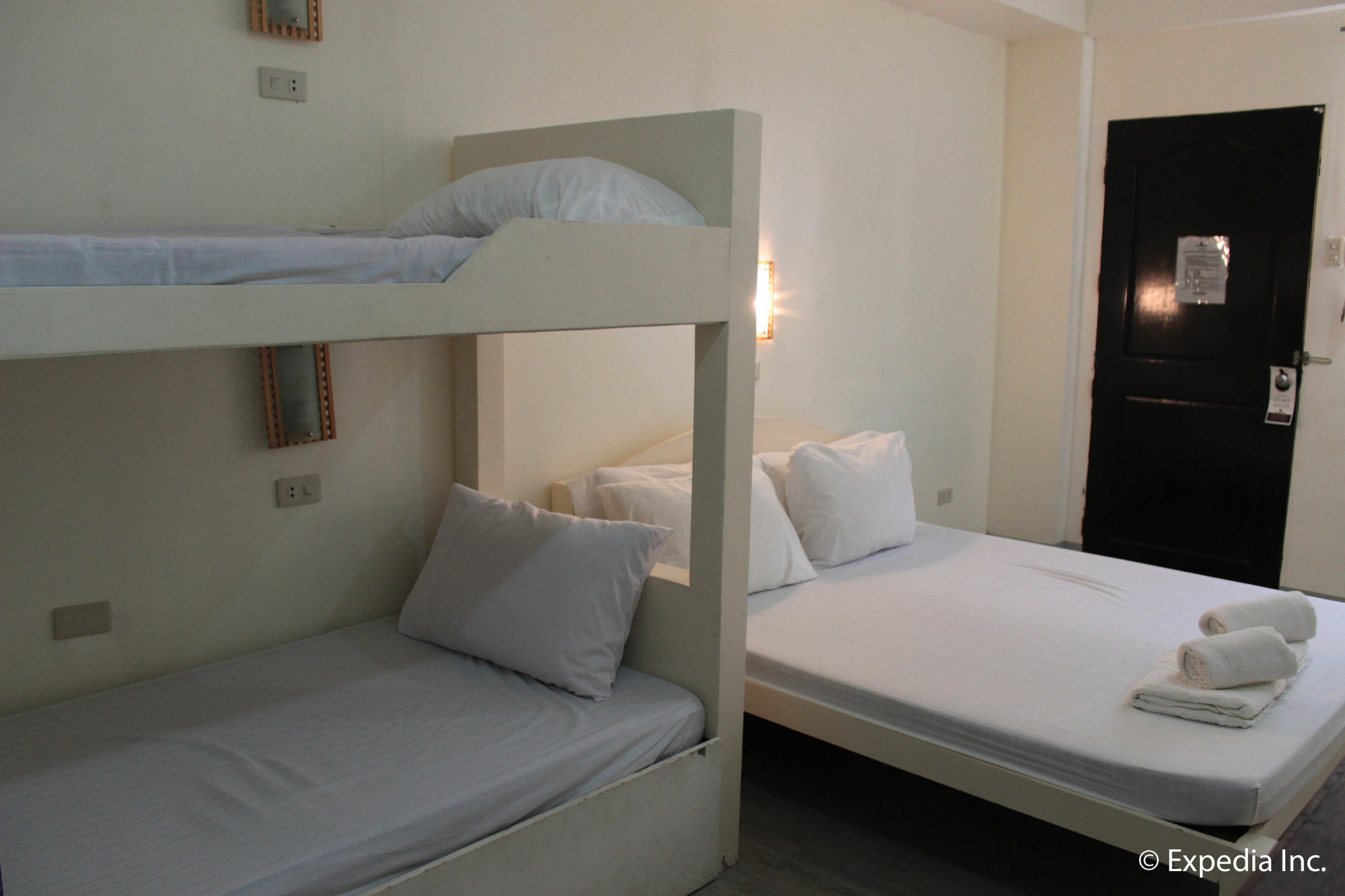 Reddoorz Plus Near Vigan Convention Center Otel Dış mekan fotoğraf